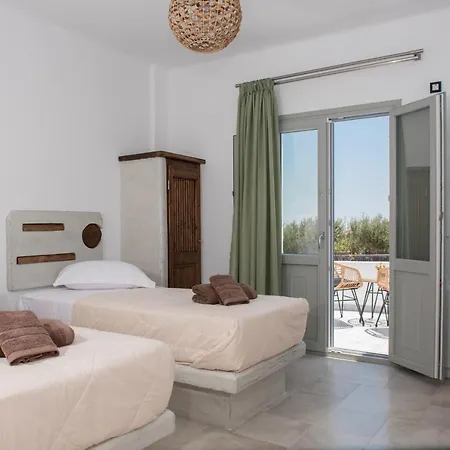 George Farm Land Karterados (Santorini)